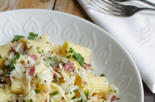 Vleeschwaar vleeswaren recept pasta met knolselderij en gekookte ham